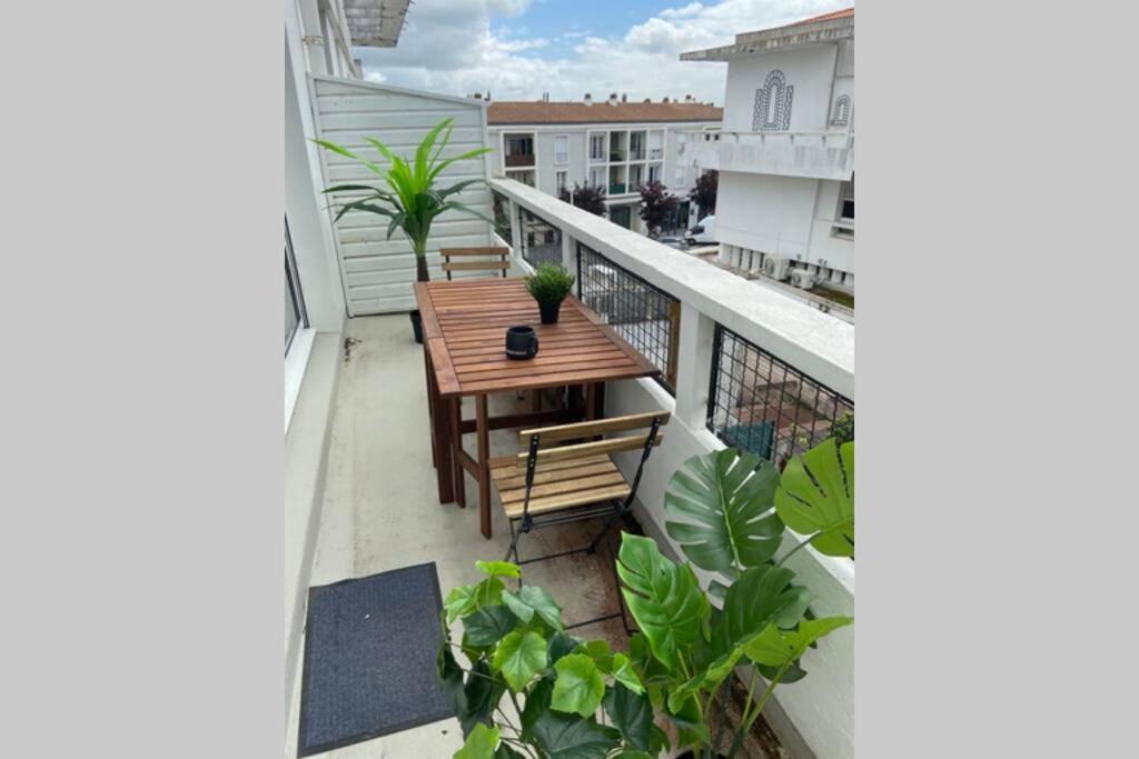 Royan 2P - Centre - 300M Plage Apartamento Exterior foto